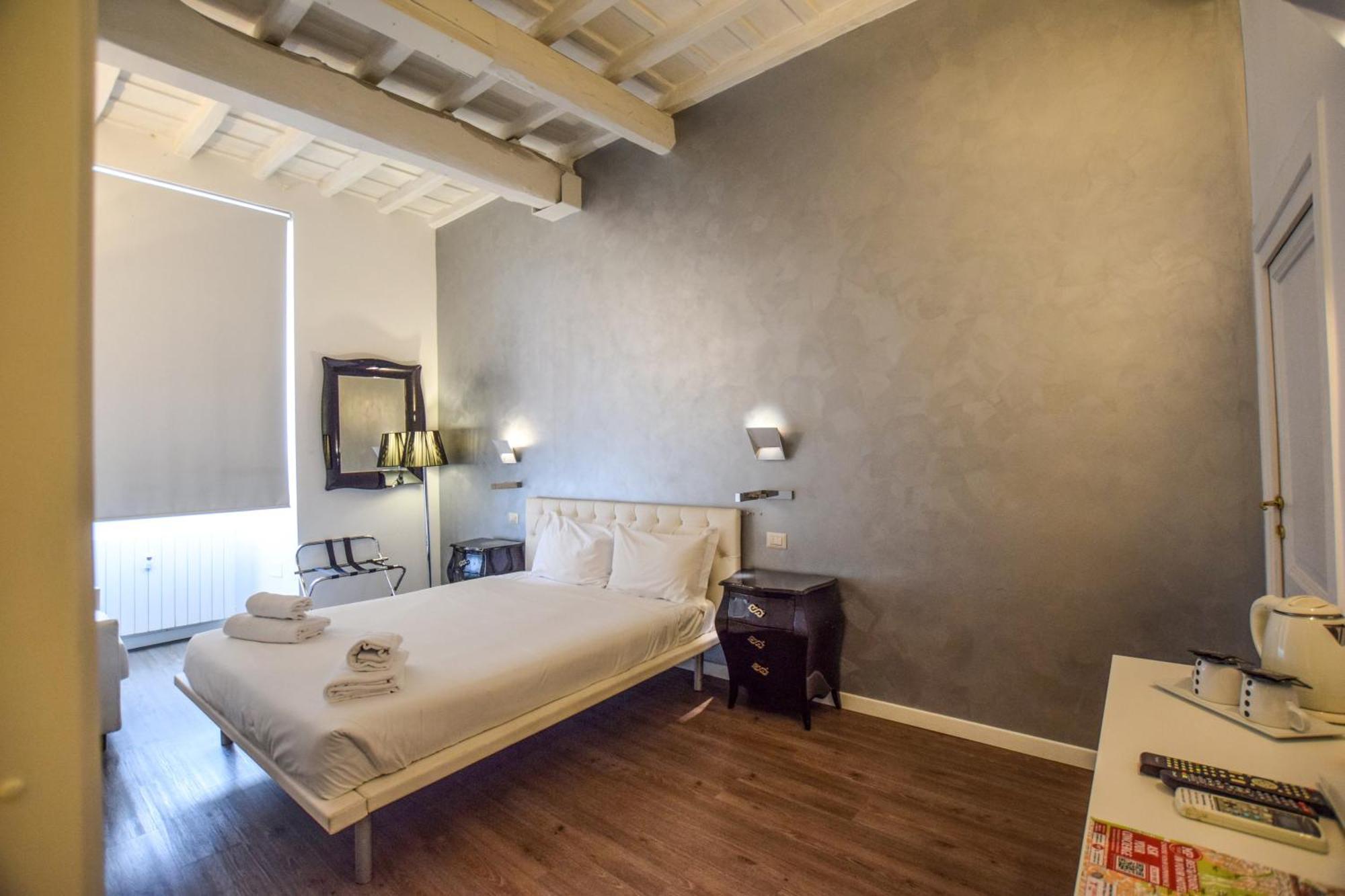 Navona Secret 3* Rom