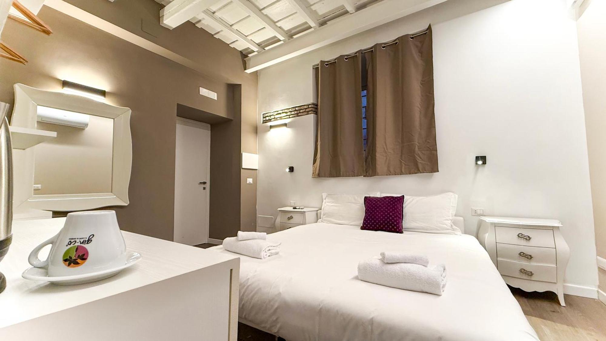 Navona Secret 3* Rom