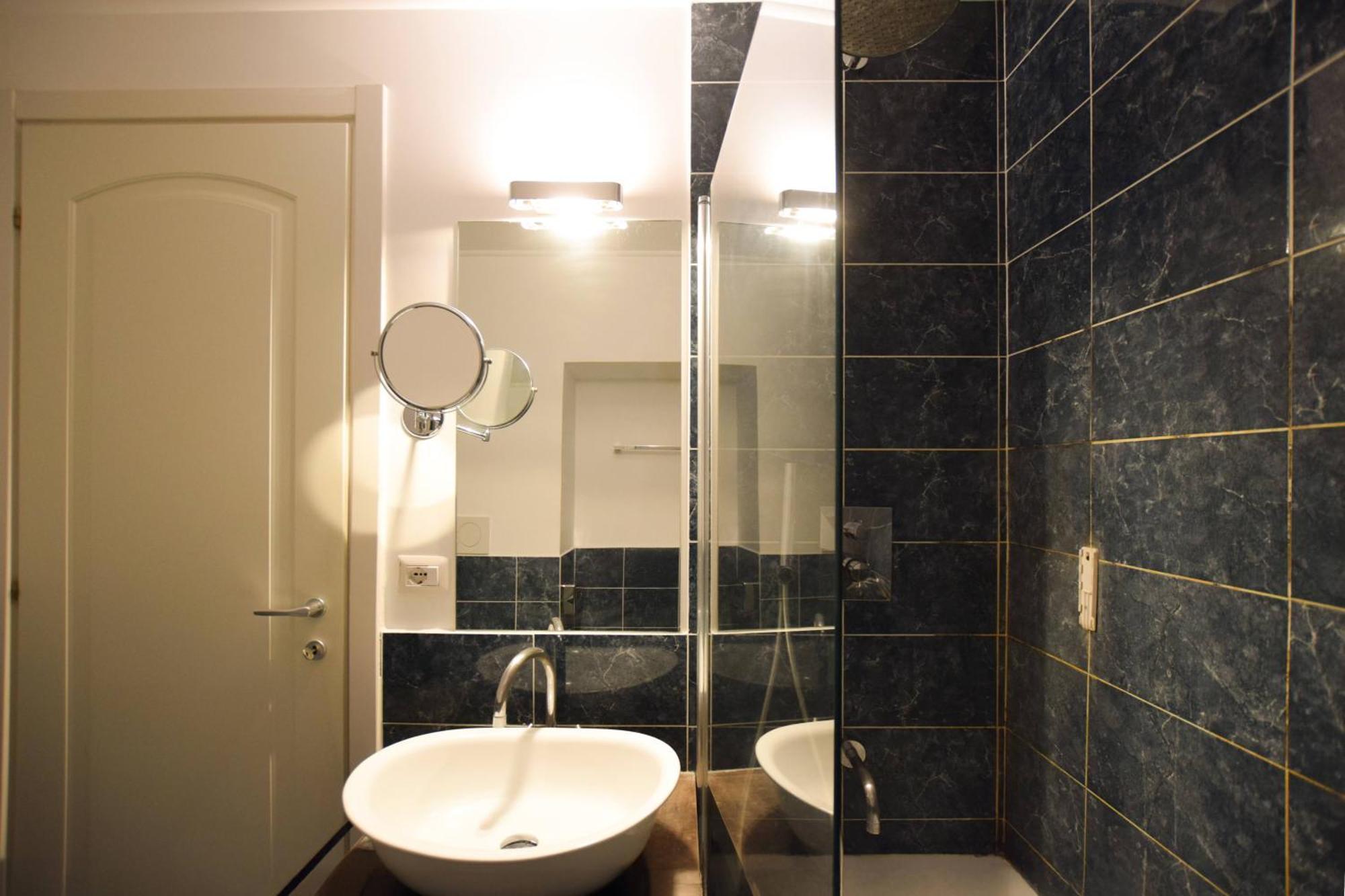 Navona Secret 3* Rom